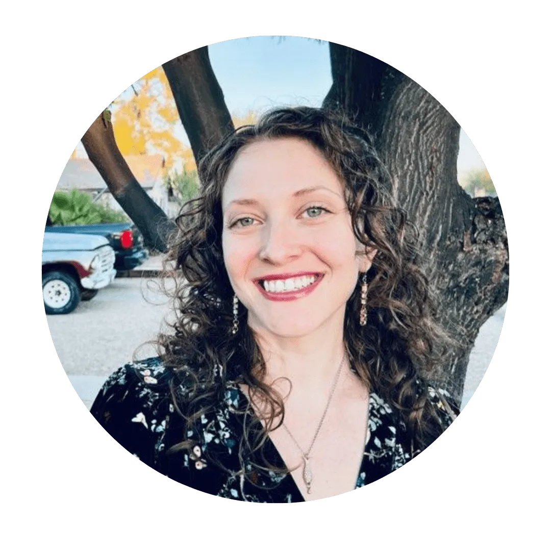 Alyssa (she/her), LAC